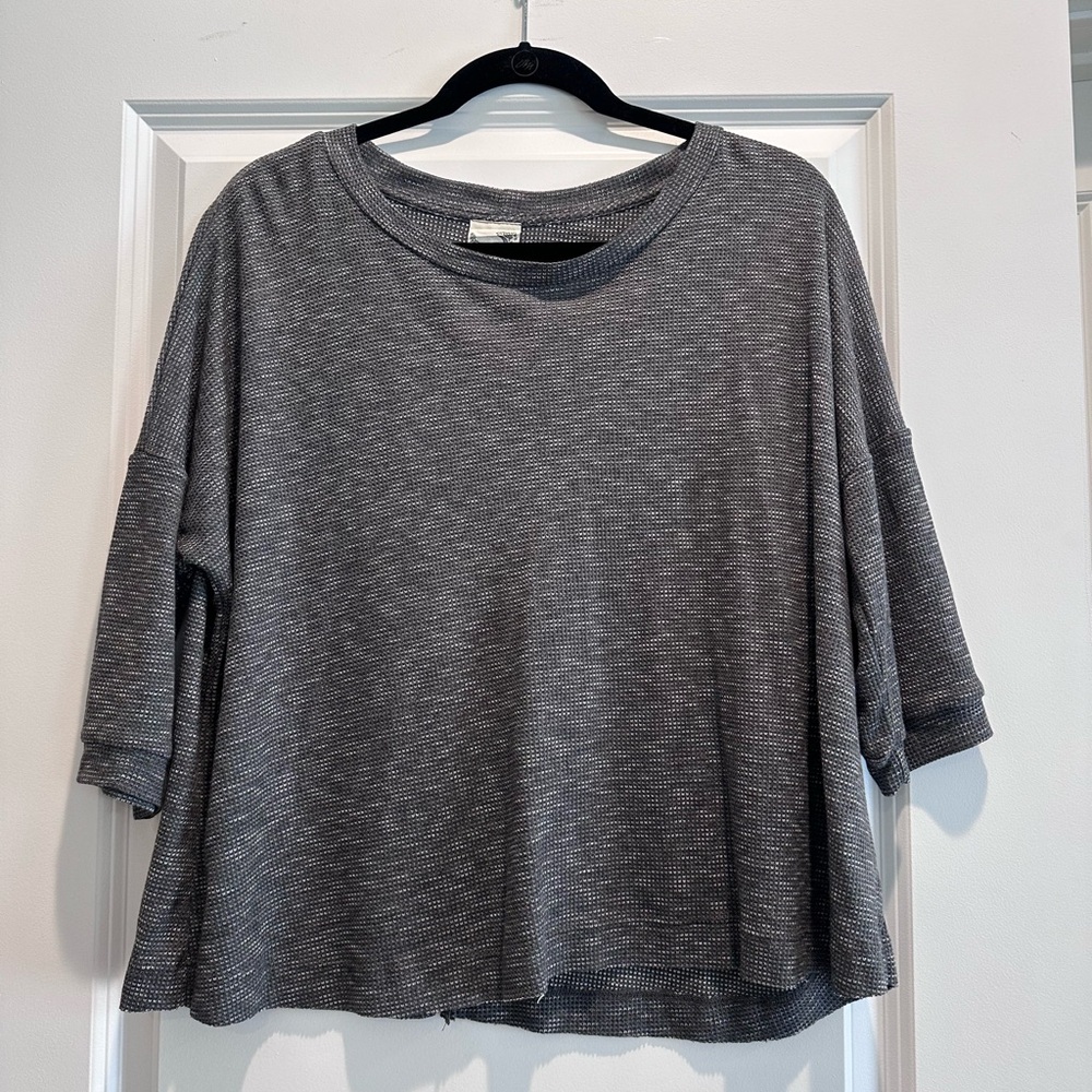 Blu Pepper Heather Gray Top